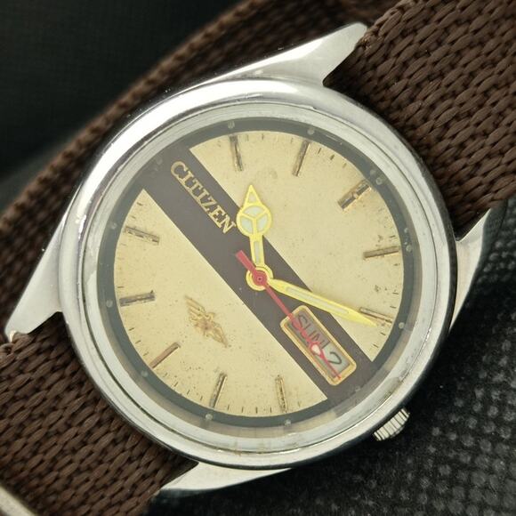 Citizen Other - Vintage 1975 Citizen Automatic Mens Silver Watch W/daydate & Gold accents